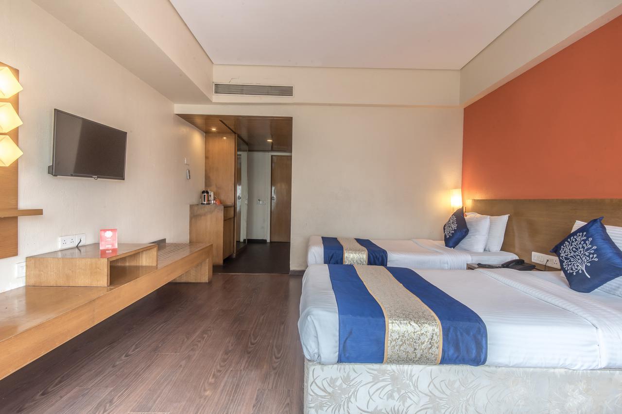 Oyo Flagship 584 Santacruz East Otel Mālād Dış mekan fotoğraf