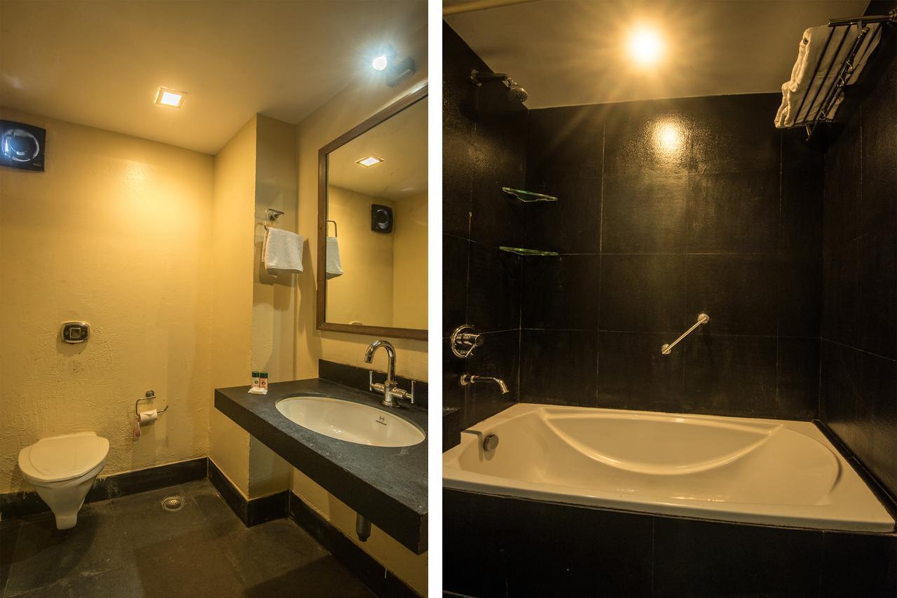 Oyo Flagship 584 Santacruz East Otel Mālād Dış mekan fotoğraf